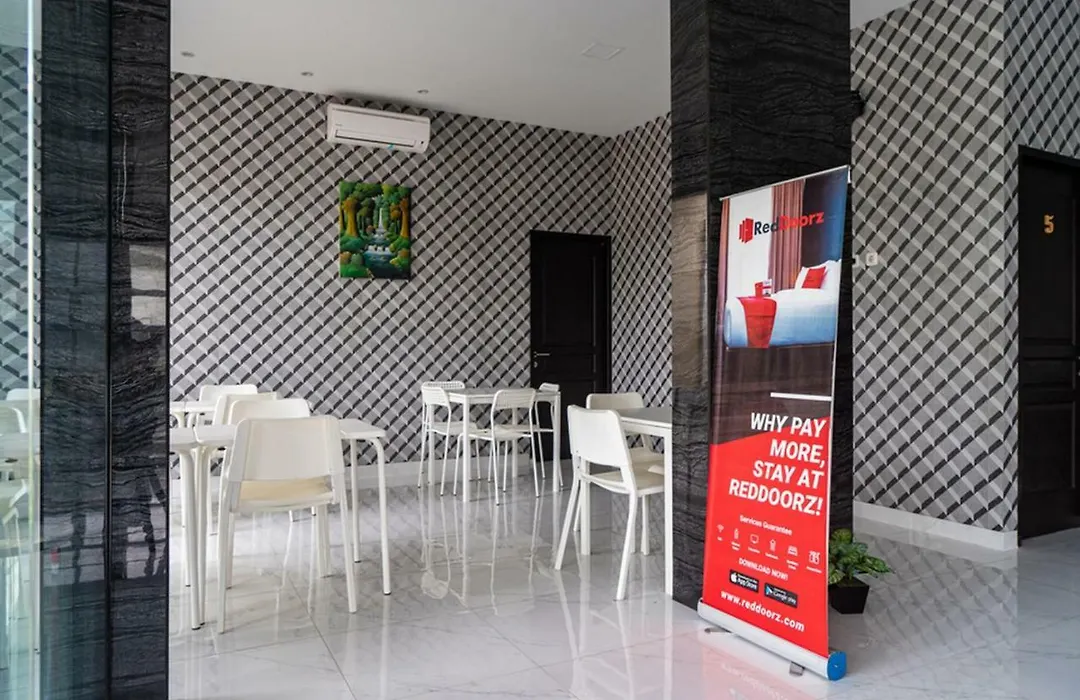 RedDoorz Plus near Teras Kota 3-1
