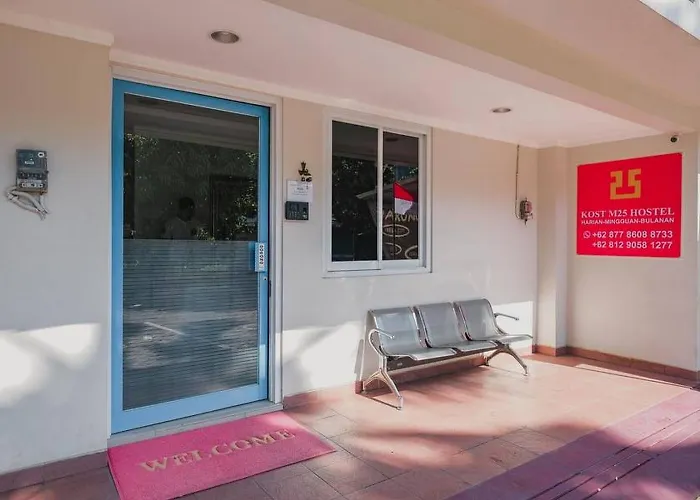 RedDoorz Plus Near Soekarno Hatta Airport Taman Mahkota